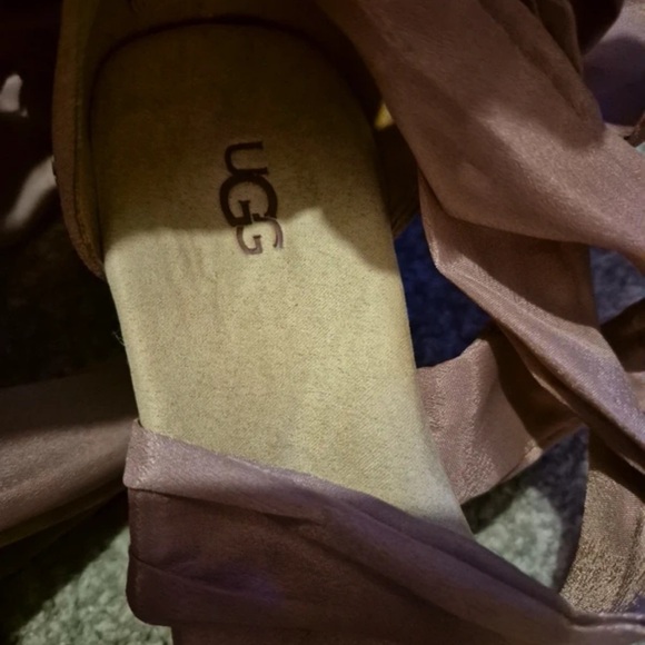 UGG Women's Mauve Wrap Sandals - Picture 2 of 4